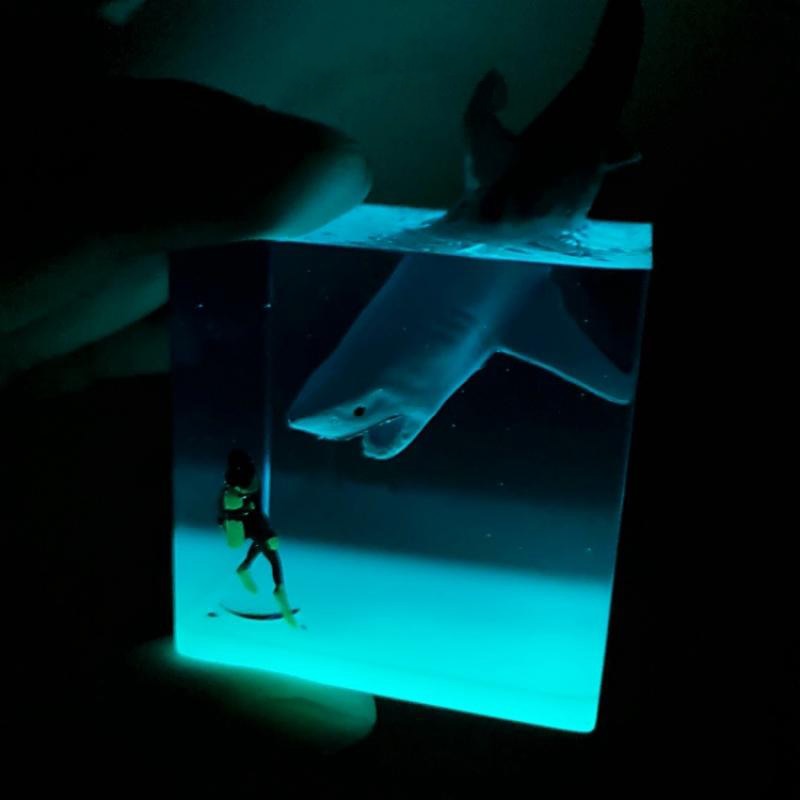 3D Resin Night Light DIY Shark Diver Decoration LED Ocean Whale Humpback Shark Diver Decor Home Bedroom Bedside Table Lamp