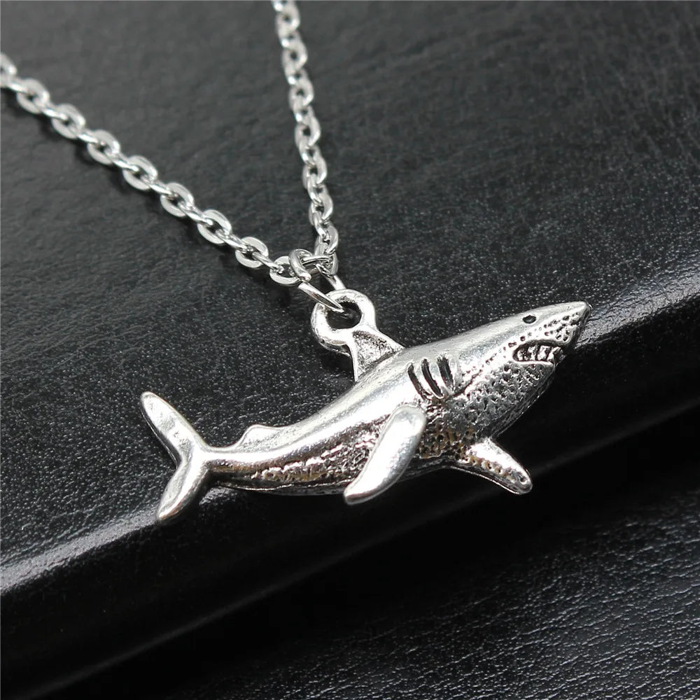 Dropshipping Antique Silver Color 32x16mm Shark Pendant Necklace For Women