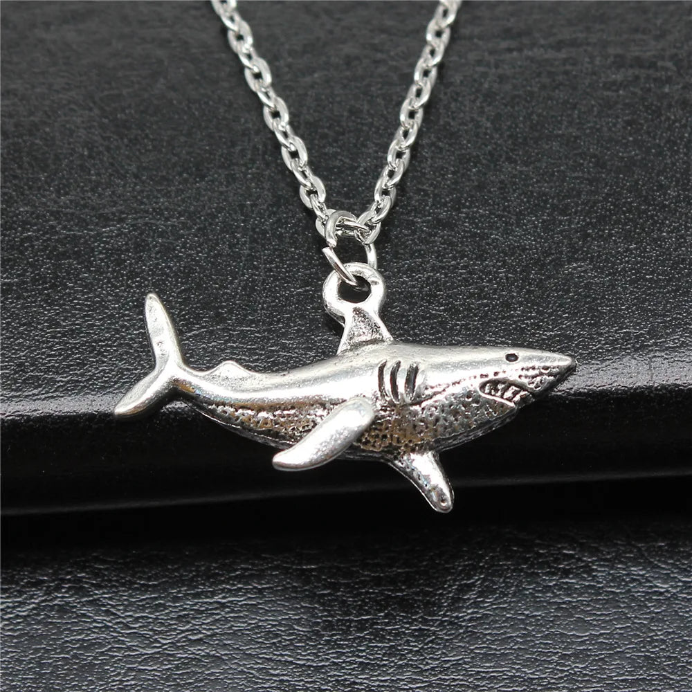 Dropshipping Antique Silver Color 32x16mm Shark Pendant Necklace For Women