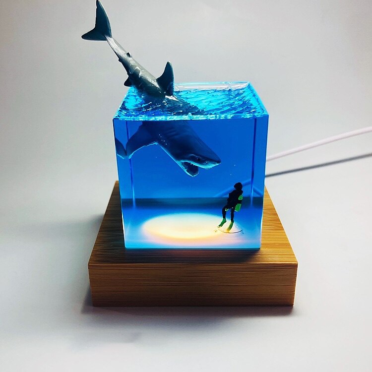 3D Resin Night Light DIY Shark Diver Decoration LED Ocean Whale Humpback Shark Diver Decor Home Bedroom Bedside Table Lamp