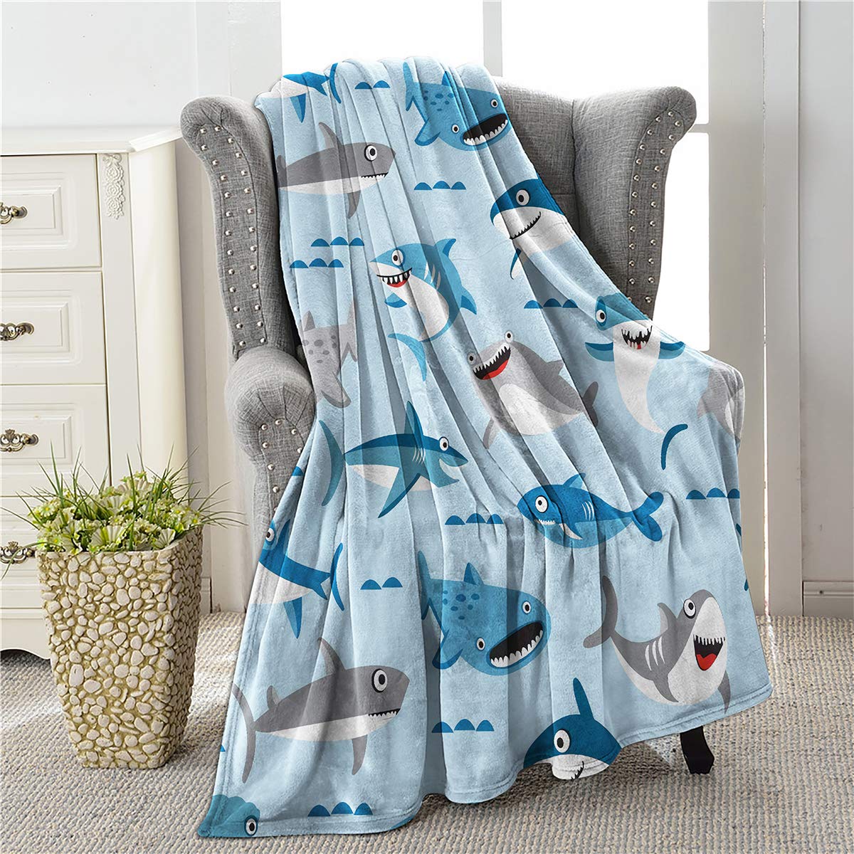 Deep Sea Shark Blanket Comfort Warmth Soft Cozy Easy Care Machine Wash Black Throw Blanket Quilt for Sofa Bed Home Decor Gifts